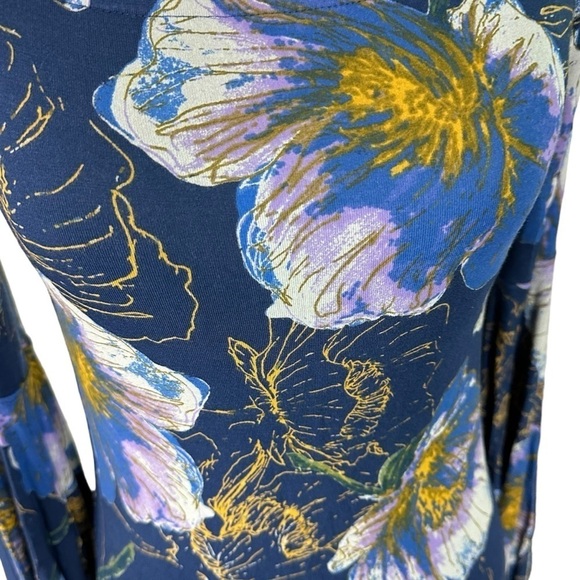 Free People We The Free Printed Birds Of Paradise Top in Navy - Picture 11 of 16